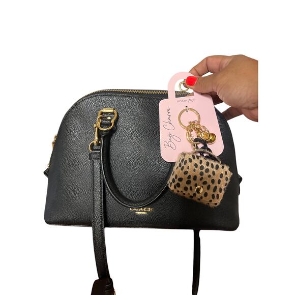 Posh Pop Leopard Animal Print Handbag Keychain Charm AirPod Air Tag Holder - Picture 2 of 2